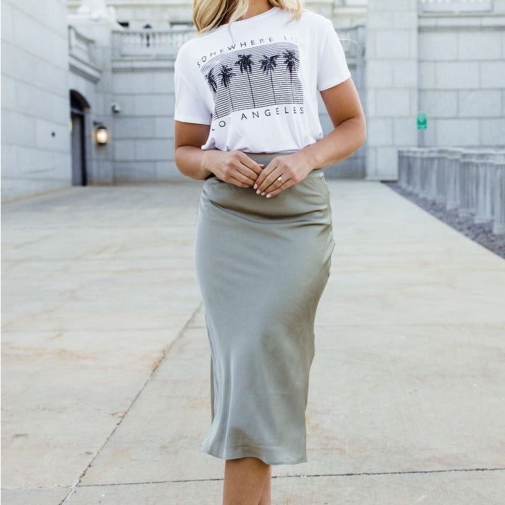 Avenue Zoe Sage Satin Midi Skirt / Large